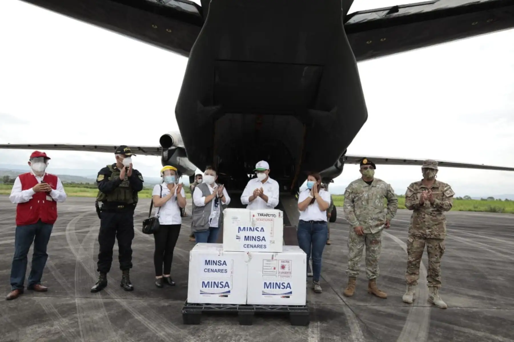 Avión del Ejército trasladó primer lote de 3 mil 342 vacunas de Sinopharm a la región San Martín para frente a la pandemia Covid-19. Foto: ANDINA/Difusión
