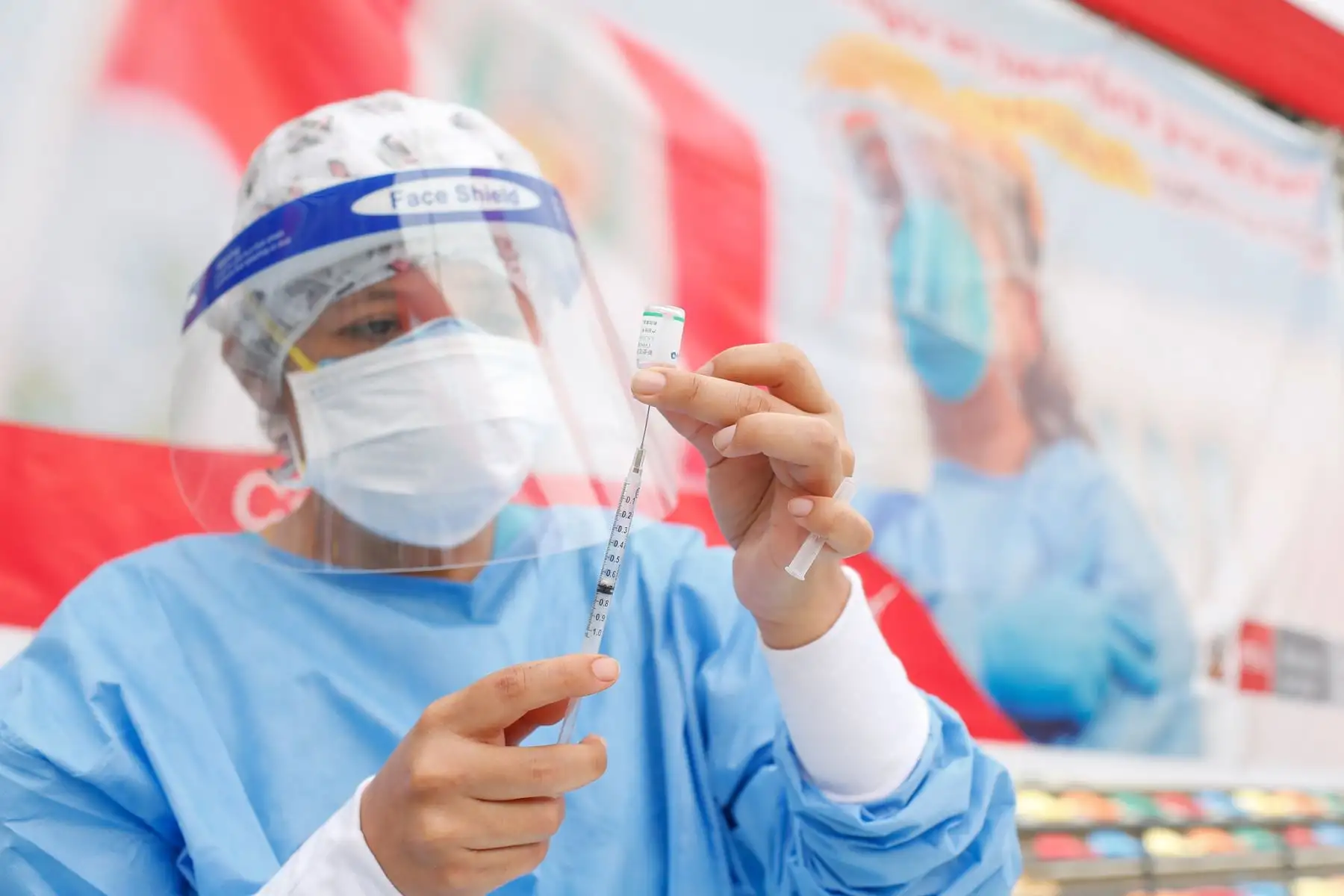 Vacunación a profesionales de la salud en Lima Este.

Foto:ANDINA/ Minsa