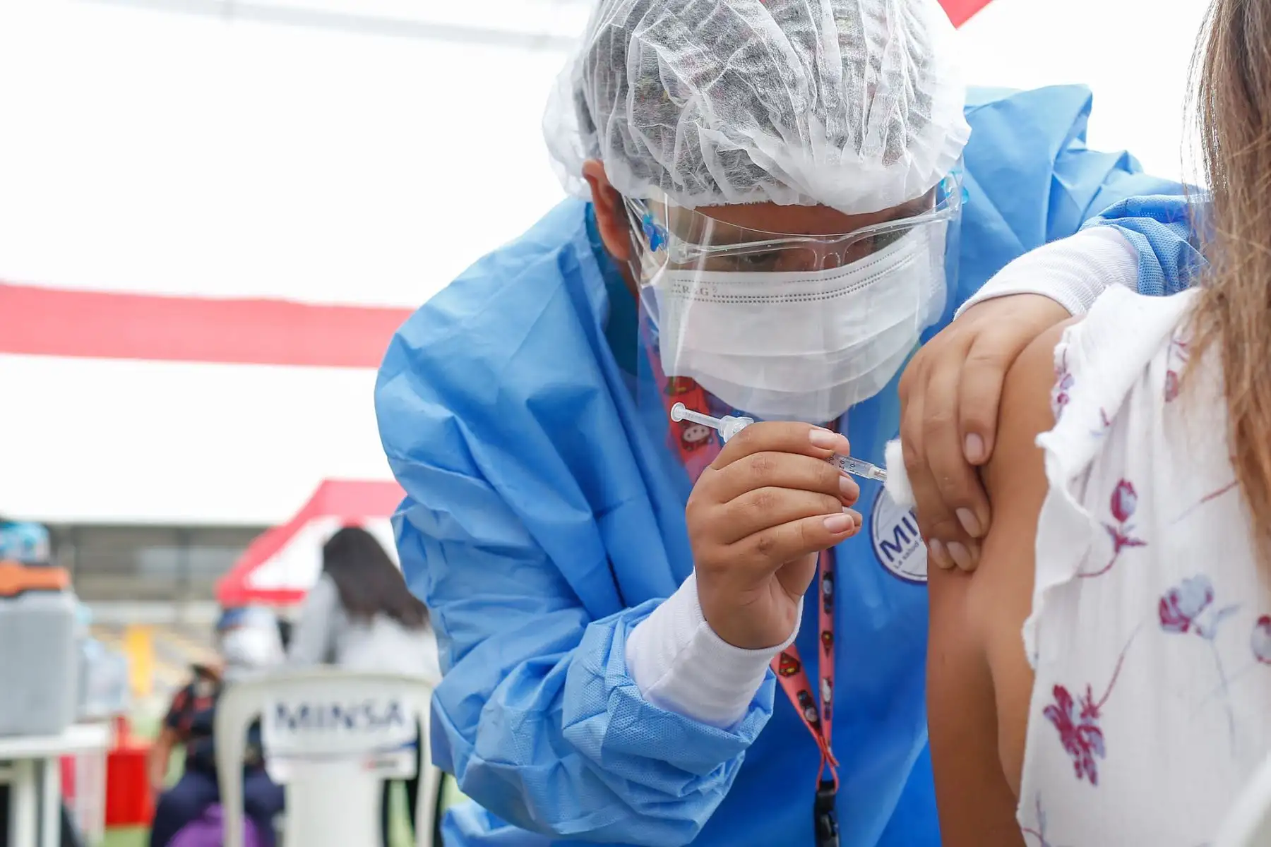 Vacunación a profesionales de la salud en Lima Este.

Foto:ANDINA/ Minsa