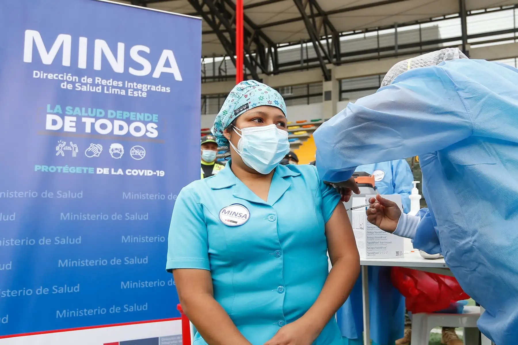 Vacunación a profesionales de la salud en Lima Este.

Foto:ANDINA/ Minsa