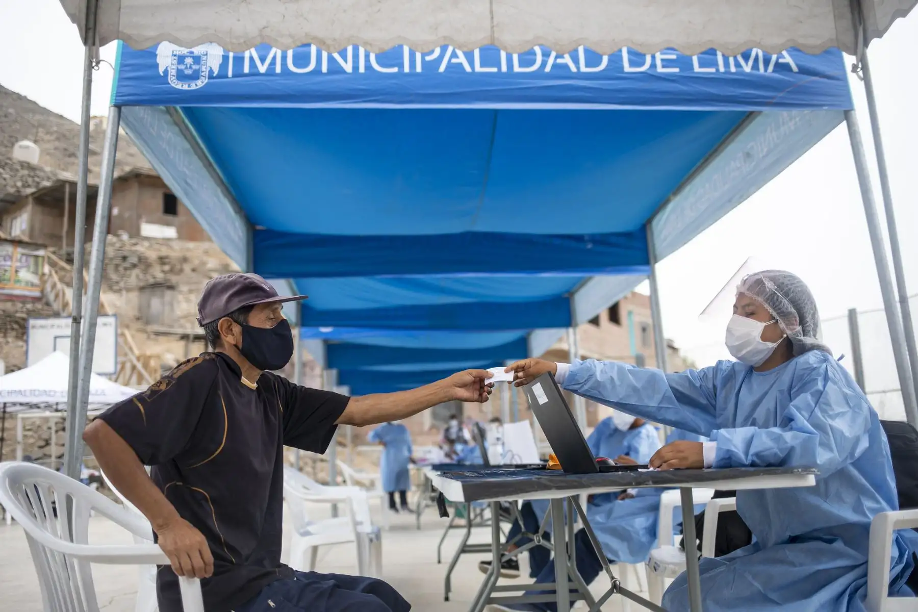 La Municipalidad de Lima a través de Sisol Salud, llevó la campaña Lima Te Cuida a Comas, donde realizaron descartes de covid-19 y otros servicios de salud. Foto: MML