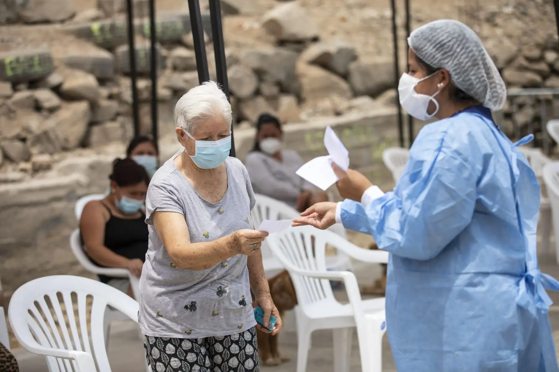 La Municipalidad de Lima a través de Sisol Salud, llevó la campaña Lima Te Cuida a Comas, donde realizaron descartes de covid-19 y otros servicios de salud. Foto: MML