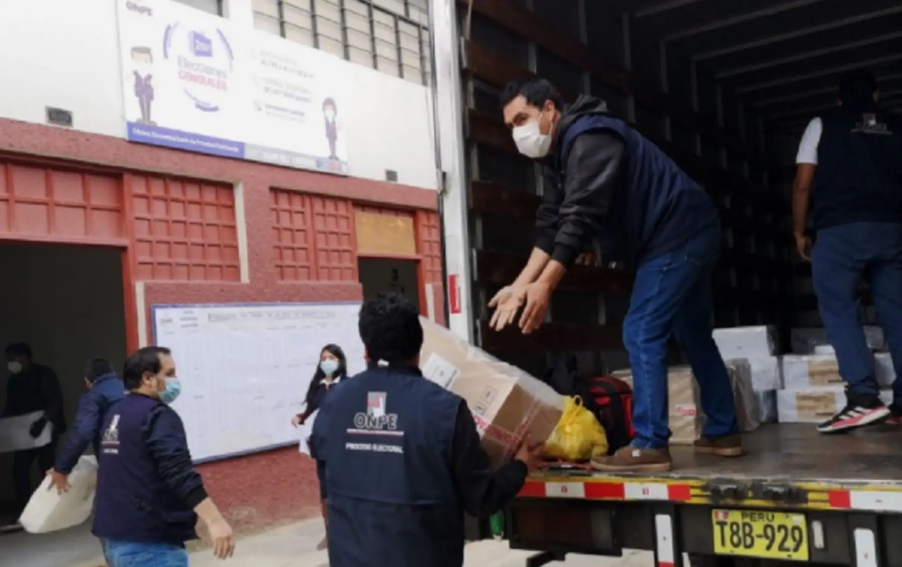 Más de un centenar de kits con material electoral fue recibido por la Oficina Descentralizada de Procesos Electorales (ODPE) de Sánchez Carrión, en la región La Libertad, con el objetivo de iniciar la capacitación a los diferentes actores que participarán de forma activa en los comicios generales de este 11 de abril.