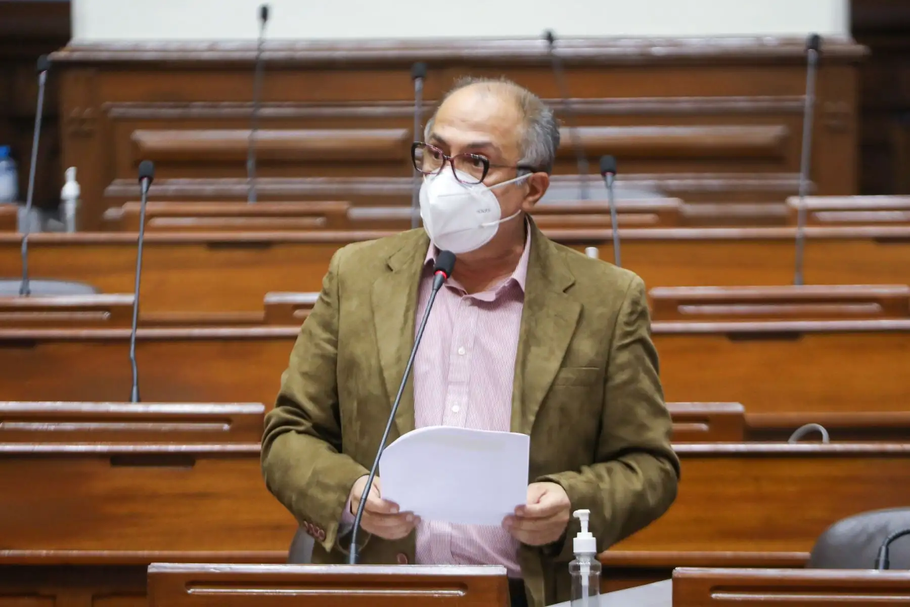 La premier Violeta Bermúdez se presentó ante el Pleno del Congreso junto a la ministra de Salud, Pilar Mazzetti y al ministro de Trabajo, Javier Palacios. Foto: Congreso