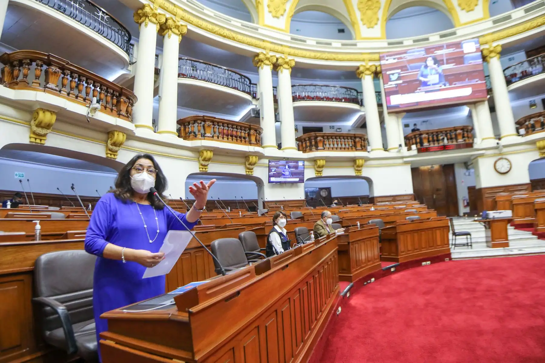 La premier Violeta Bermúdez se presentó ante el Pleno del Congreso junto a la ministra de Salud, Pilar Mazzetti y al ministro de Trabajo, Javier Palacios. Foto: Congreso