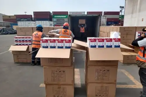 Sunat entrega bienes al Minsa.