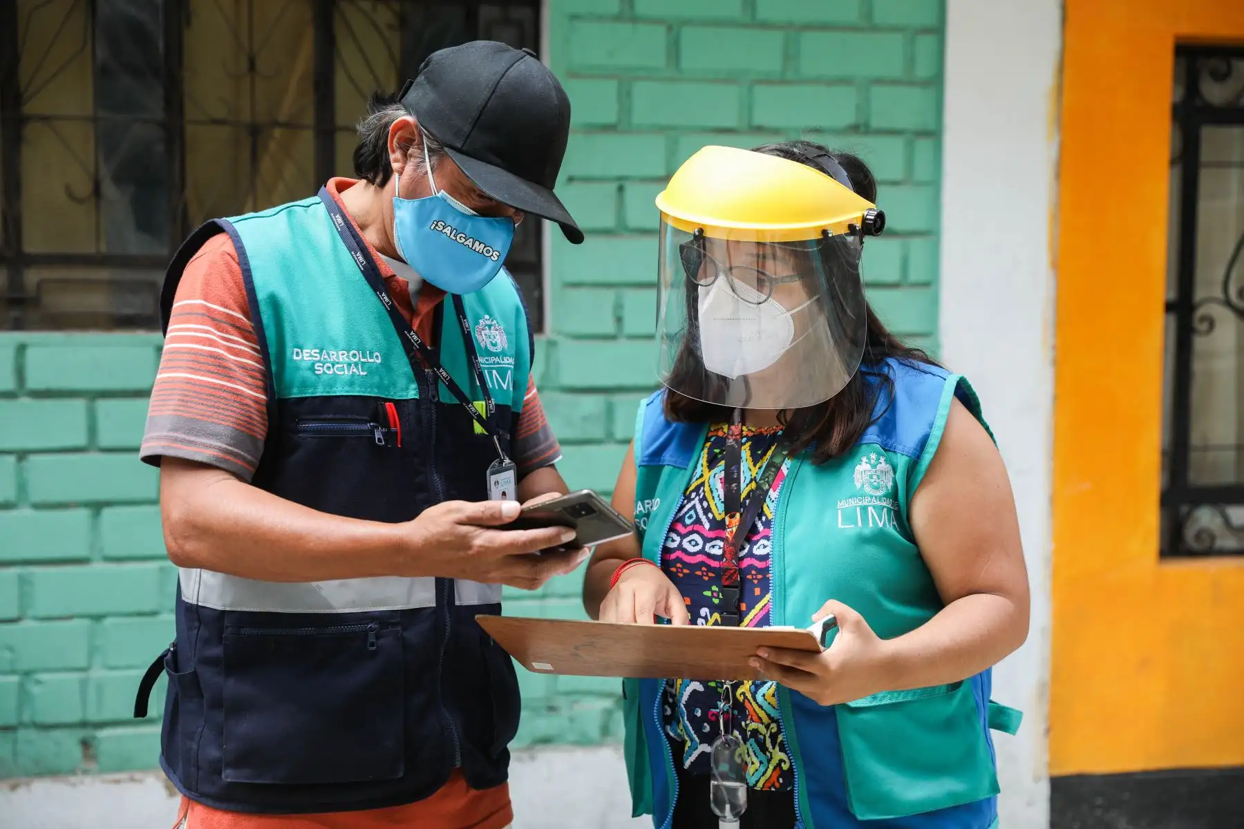 La Municipalidad de Lima entregó canastas con víveres de primera necesidad a personas con discapacidad. Foto: MML