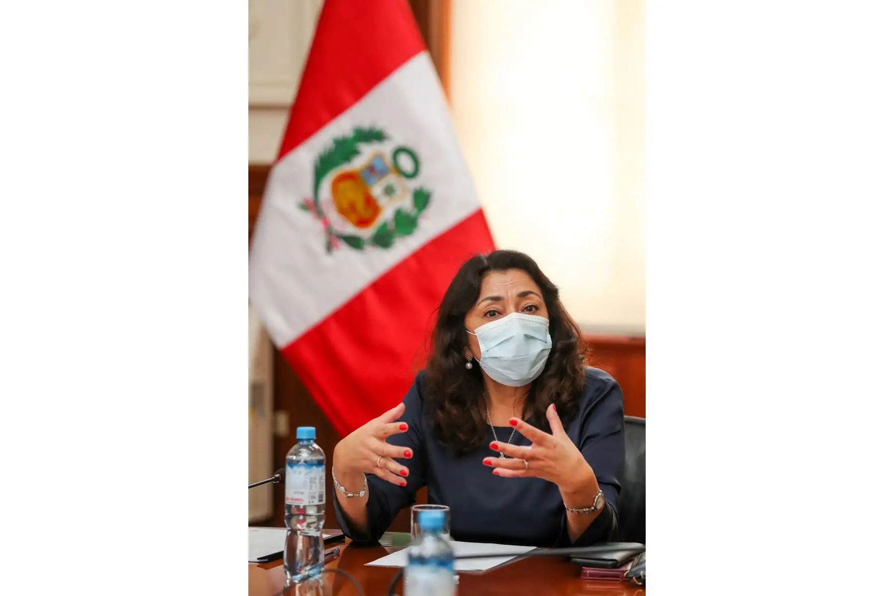 La Presidenta del Consejo de Ministros Violeta Bermudez y el ministro de Educación Ricardo Cuenca, se reúnen con representantes deL IPD y FPF. Foto: PCM