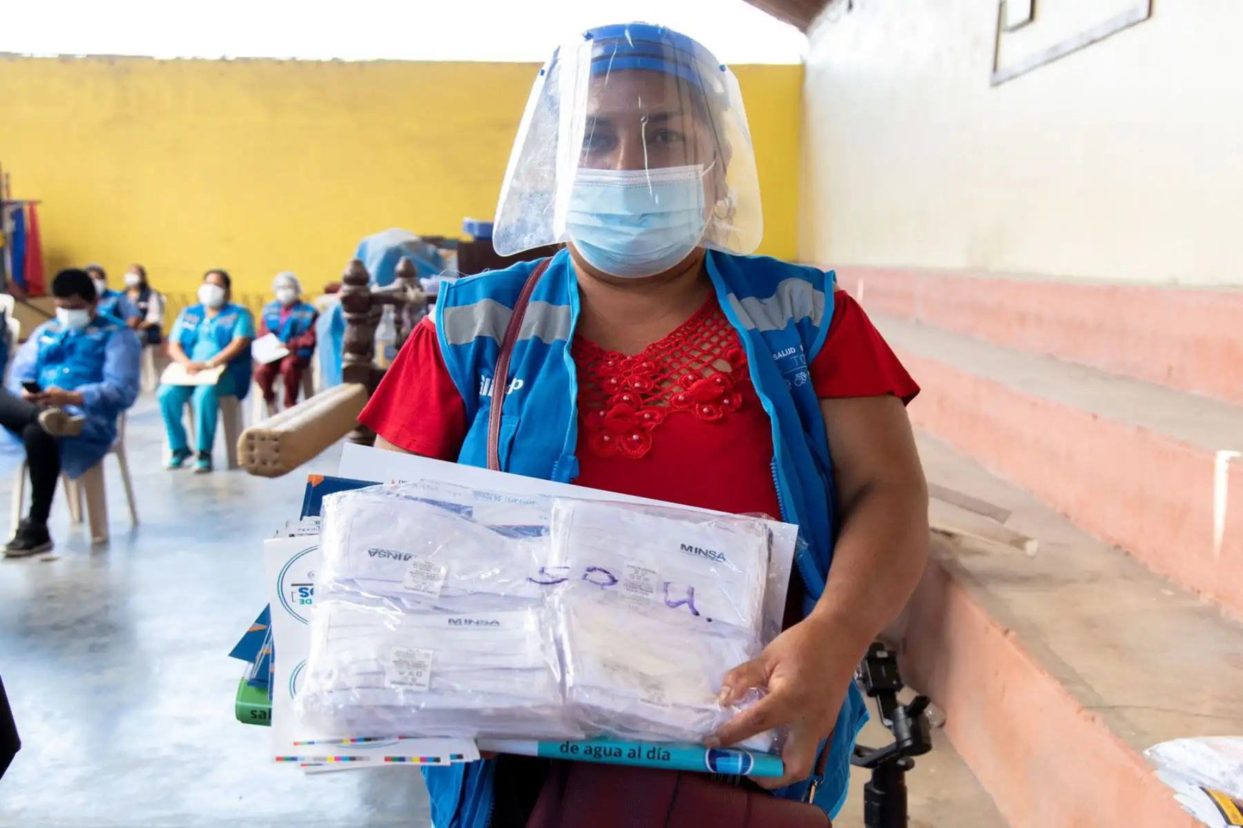 El Minsa y la Diresa Ica realizaron la entrega de 200 pulsioxímetros, mascarillas y material de información a 50 comités comunitarios conformados en El Carmen, Chincha, como parte de las acciones preventivas frente a la COVID- 19. Foto: ANDINA/ Minsa