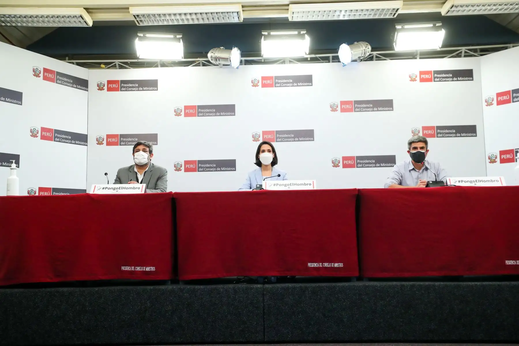 La ministra de Comercio Exterior y Turismo, Claudia Cornejo Mohme, el ministro de Cultura, Alejandro Neyra y el ministro de Educación, Ricardo Cuenca brindaron una conferencia de prensa donde brindaron detalles sobre avances de las medidas contra la pandemia. Foto: ANDINA/PCM
