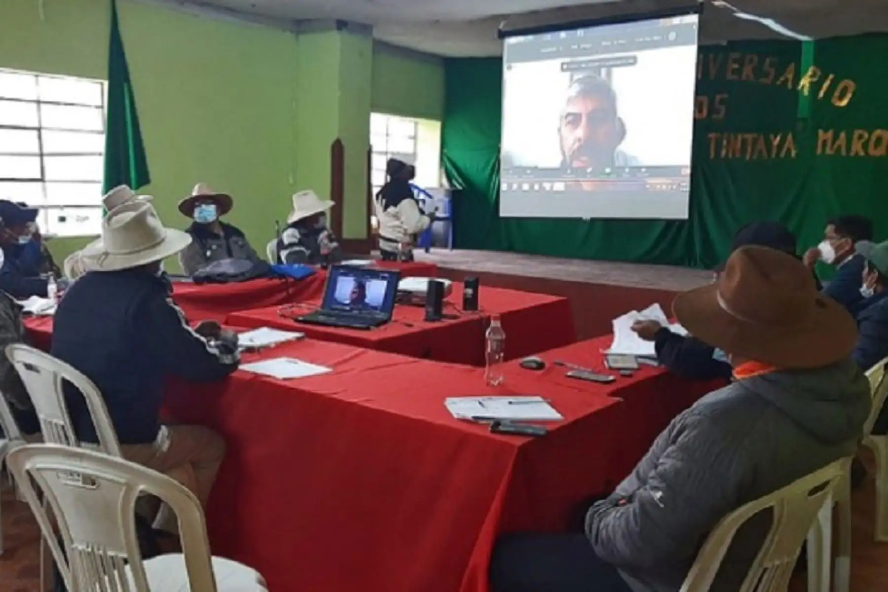 El Ministerio de Energía y Minas (Minem) informó que, producto de un diálogo fluido y sincero que se desarrolló de forma virtual, se firmó la sexta adenda del plan de consulta previa del proyecto minero Integración Coroccohuayco.