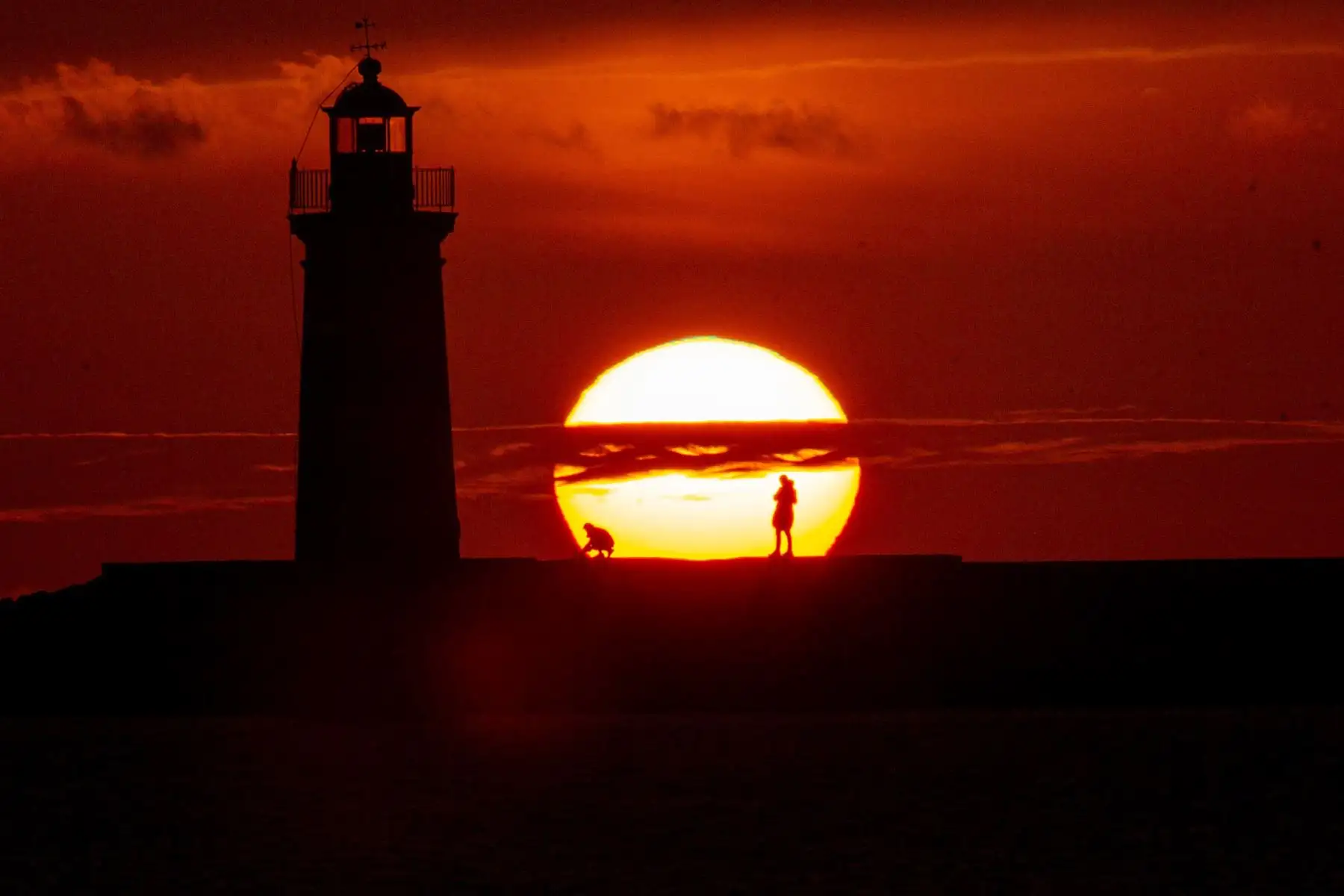 Puesta de Sol en el Puerto de Andratx, en la víspera de San Valentin.
Foto: AFP
