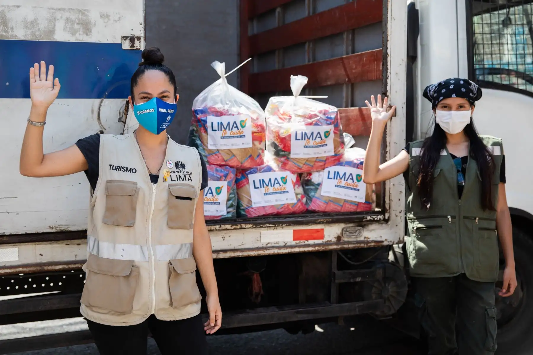 La Municipalidad de Lima realizó la donación de canastas en el local comunal de Nuevo Perú en San Juan de Lurigancho a beneficio de vecinos de bajos recursos económicos. Foto: MML