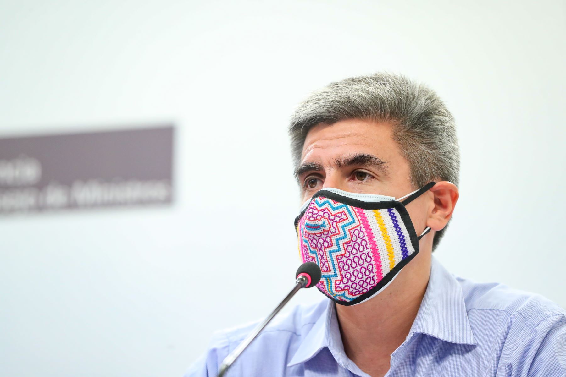 El ministro de Cultura, Alejandro Neyra, ofrece conferencia de prensa sobre acciones contra la pandemia. Foto: PCM