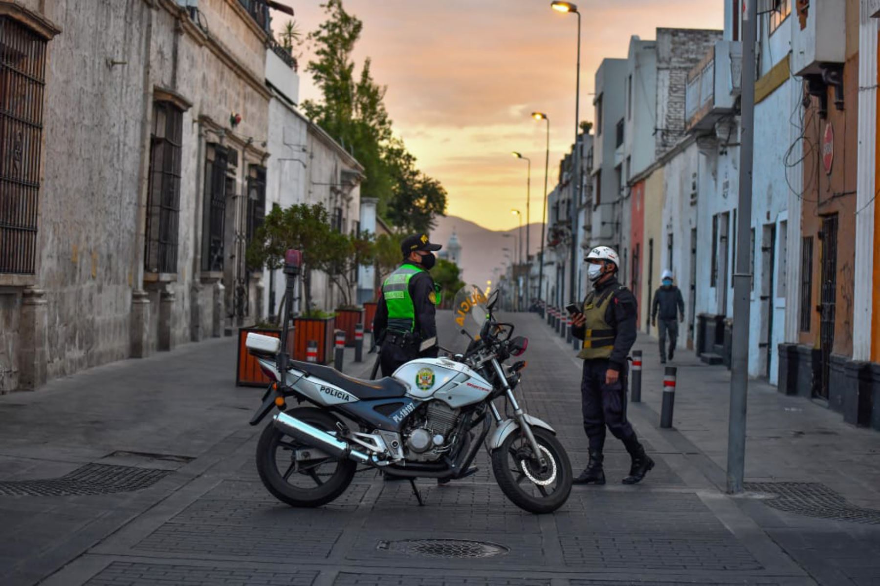 Solo circularon unidades de transporte público y algunos vehículos particulares en la ciudad de Arequipa. Foto: ANDINA/Cortesía Diego Ramos