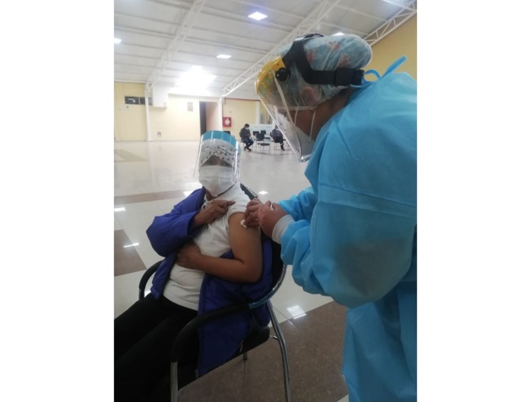 Cusco avanza en más del 60 % el proceso de vacunación contra la covid-19.