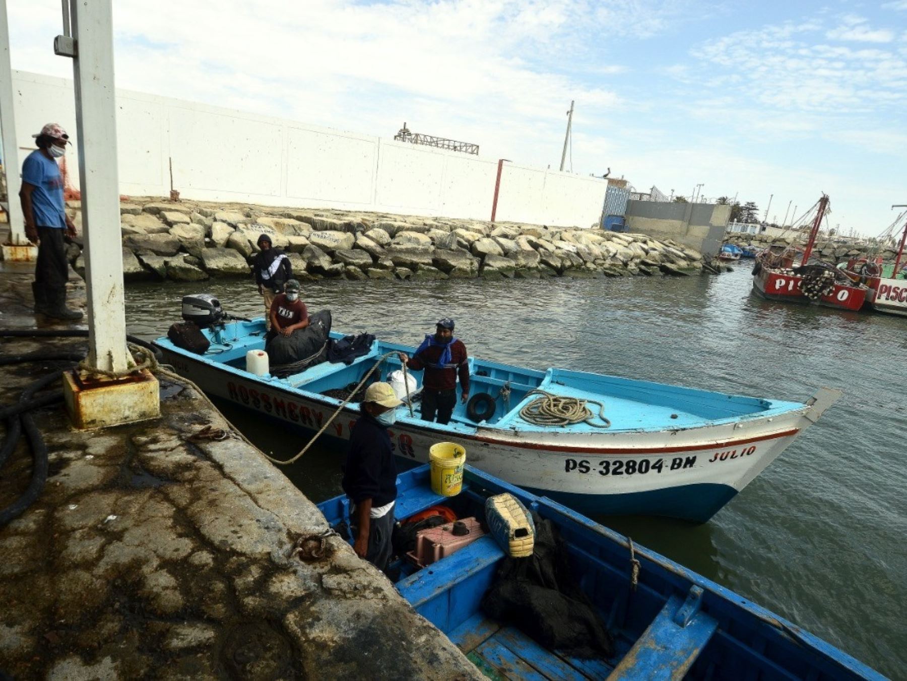 Resaltan trabajo de pescadores artesanales de Pisco y cumplimiento de protocolo sanitario para evitar propagación del coronavirus (covid-19). ANDINA/Difusión