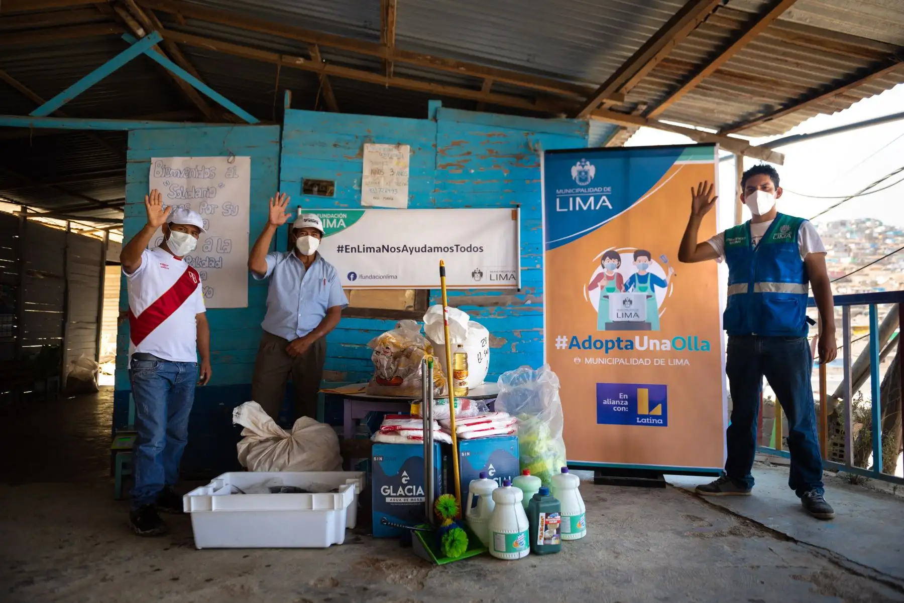Municipalidad de Lima entrega víveres y alimentos a " Olla común " en  el distrito de  Comas.
Foto: Municipalidad de Lima