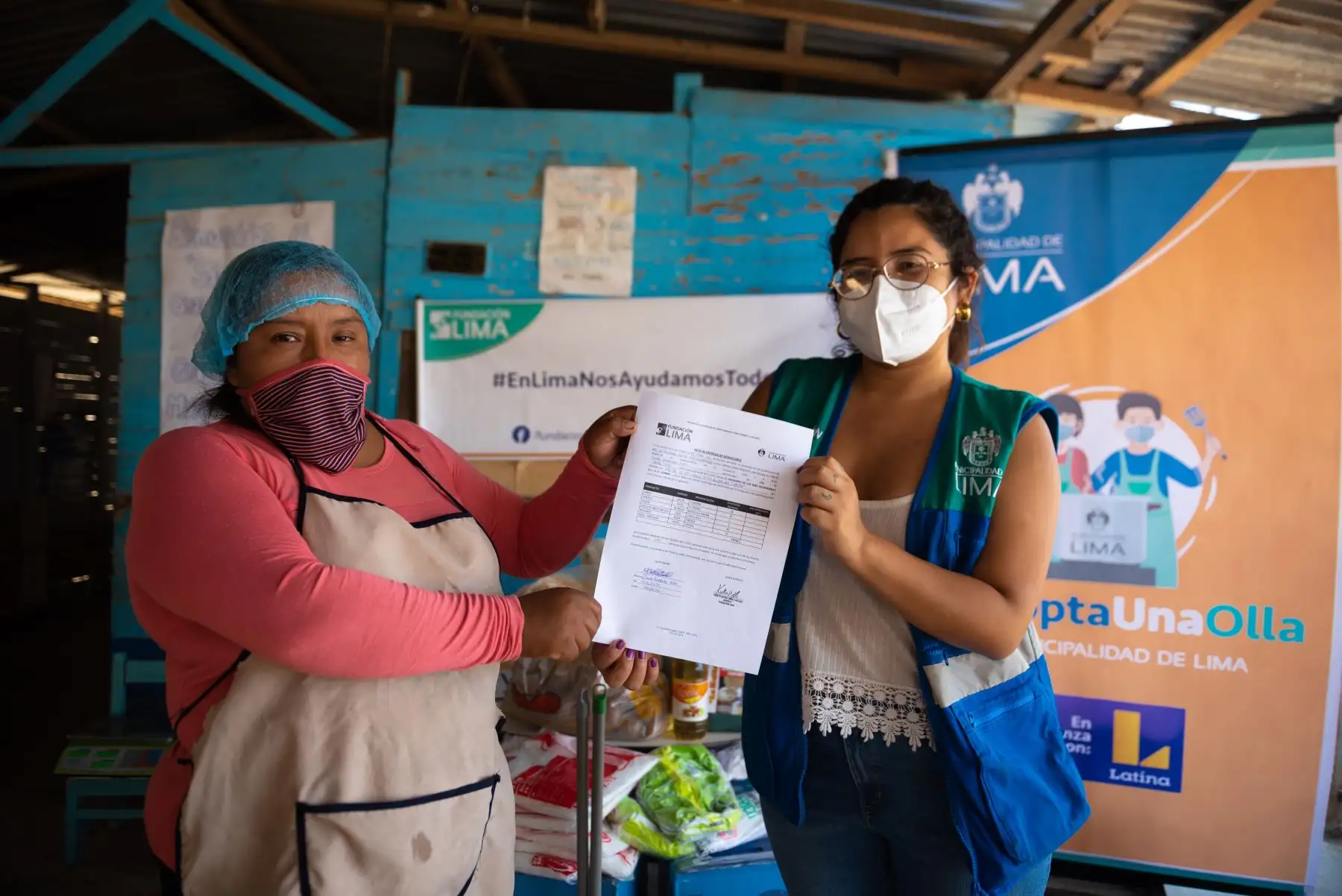 Municipalidad de Lima entrega víveres y alimentos a " Olla común " en  el distrito de  Comas.
Foto: Municipalidad de Lima