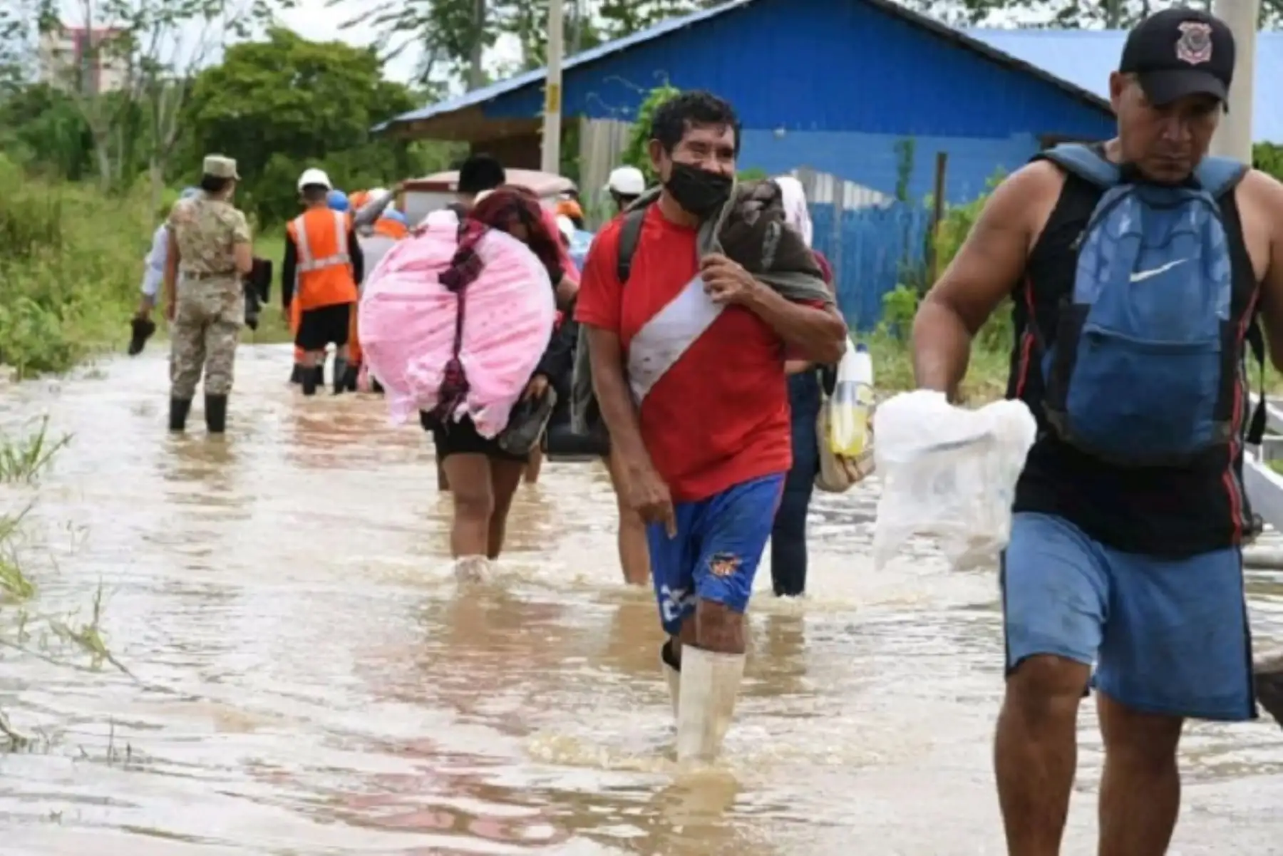 Las personas afectadas permanecen albergadas en el colegio Miguel Grau del distrito de Las Piedras, provincia de Tambopata.