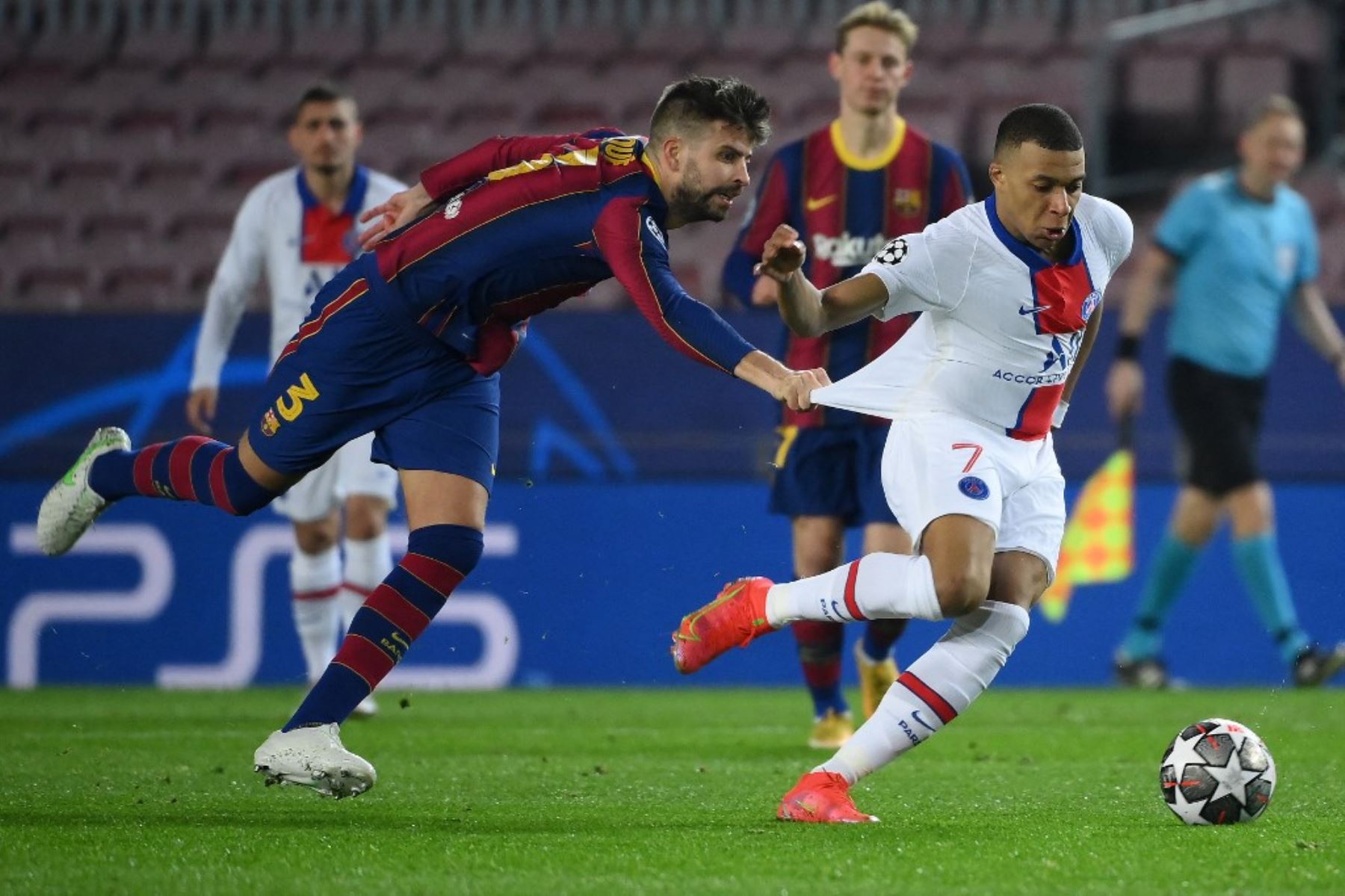 PSG goleó 4-1 al Barcelona en el Camp Nou por los octavos de final de la Liga de Campeones