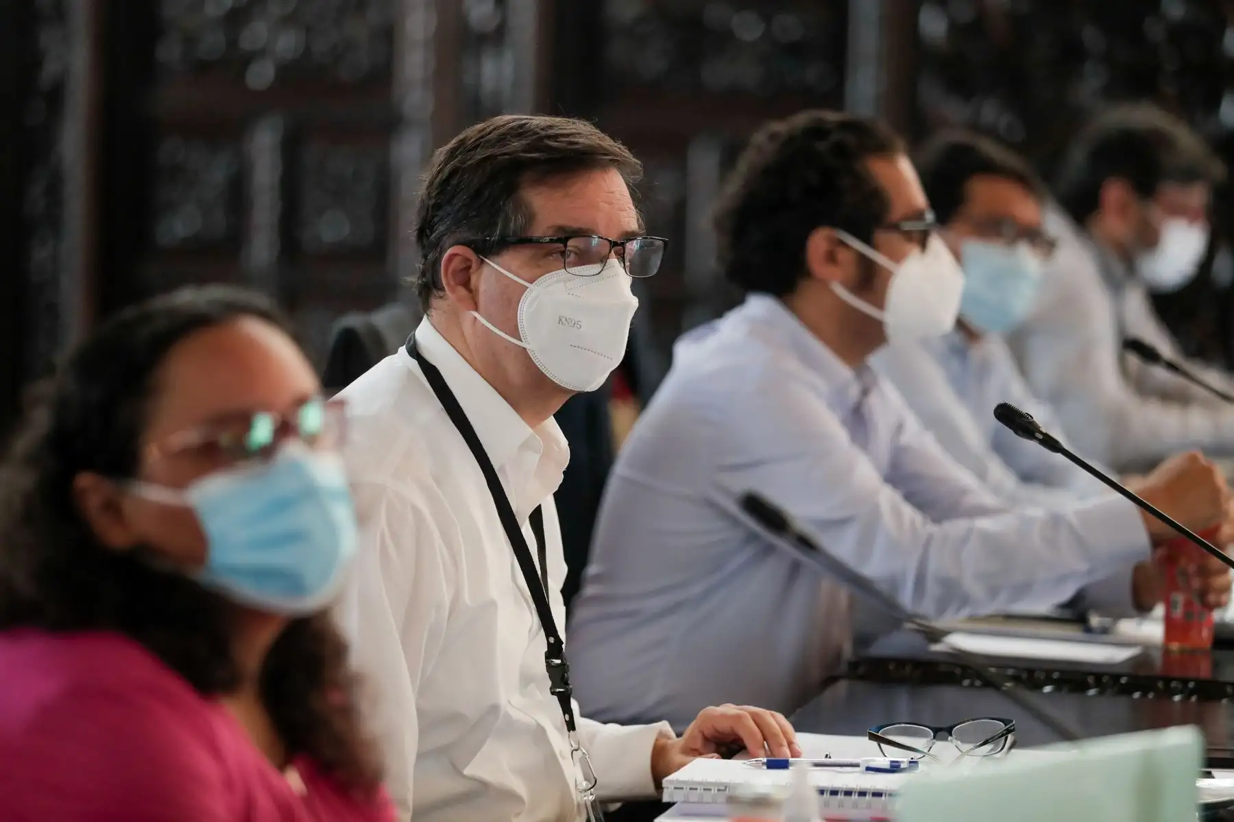 Presidente Francisco Sagasti y la titular de la PCM lideran la sesión del Consejo de Ministros donde evalúan los avances y se coordinan acciones frente a la emergencia sanitaria. Foto: ANDINA/PCM