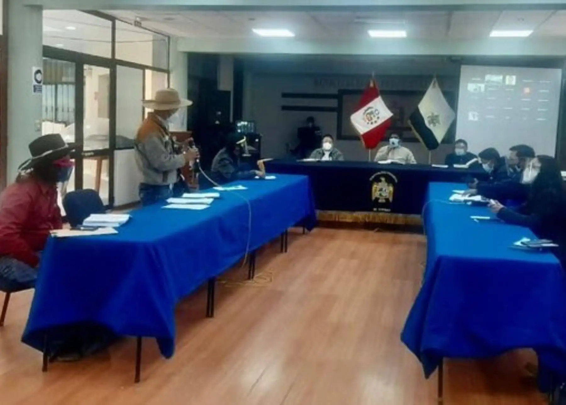 El Ministerio de Energía y Minas resaltó el cumplimiento de la entrega de tarjetas multiuso y una planta de oxígeno medicinal en la provincia de Espinar, región Cusco.