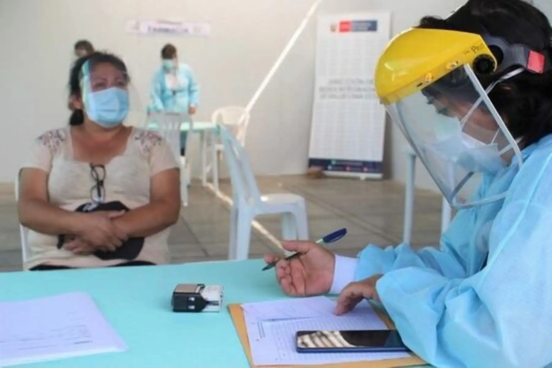 El Ministerio de Salud (Minsa), a través de la Dirección de Redes Integradas de Salud (Diris) Lima Este, implementó un Centro Rápido de Atención Temporal (CRAT) fijo en Santa Anita, para que las personas con síntomas o sospecha de COVID-19 accedan a un diagnóstico oportuno de la enfermedad, previa evaluación clínica.  Foto: ANDINA/Difusión. Foto: ANDINA