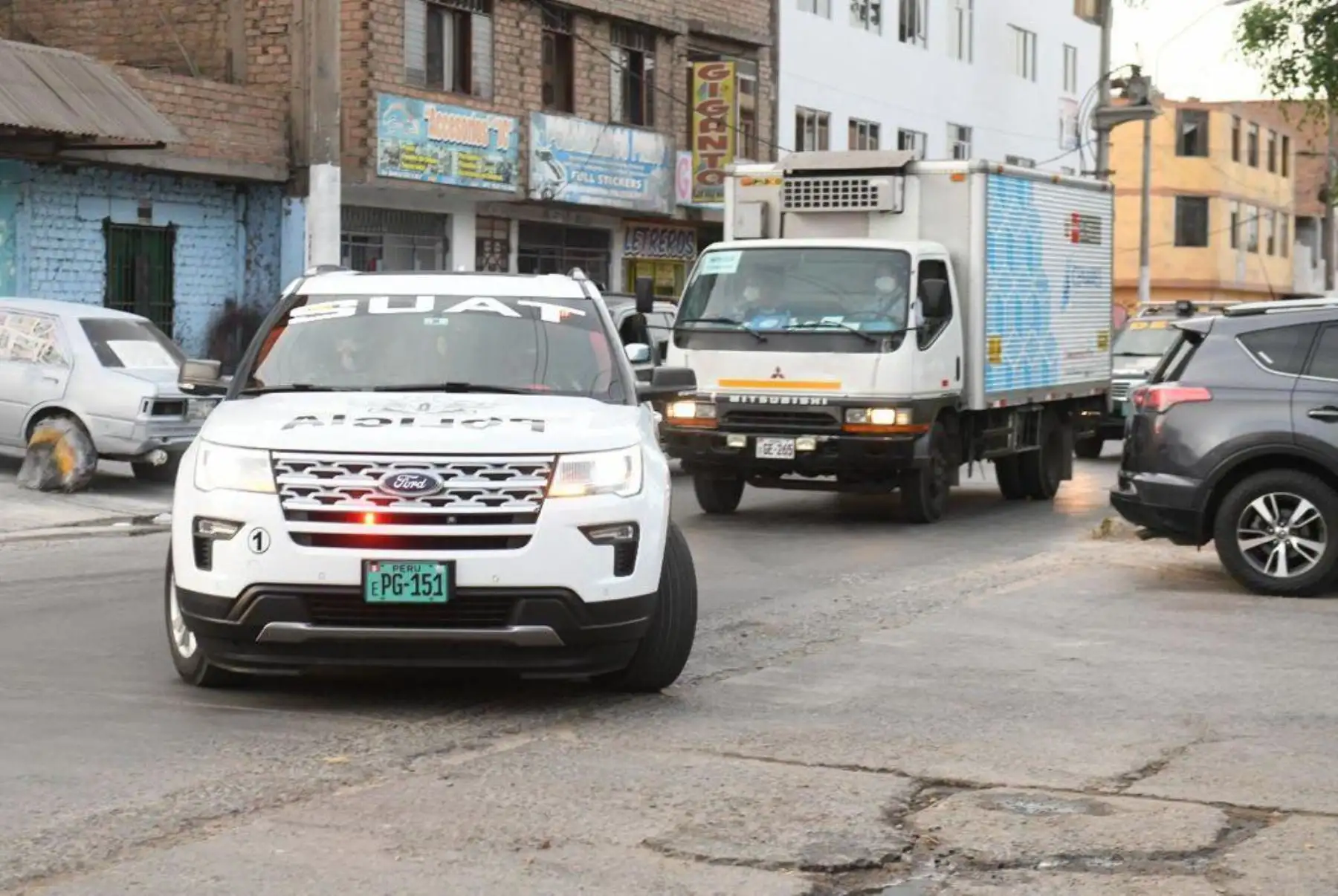 La Polícia Nacional peruana continúa garantizando el resguardo durante el traslado y distribución del segundo lote de vacunas contra la covid-19. Los dispositivos de seguridad se realizan en todas las regiones del país. Foto: ANDINA/Difusión