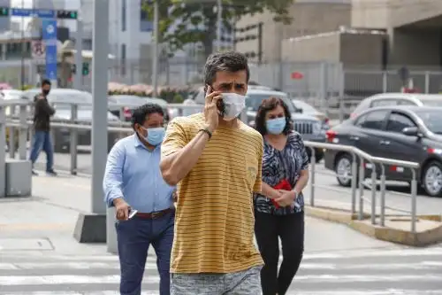 Usuario de telefonía celular. ANDINA/Renato Pajuelo