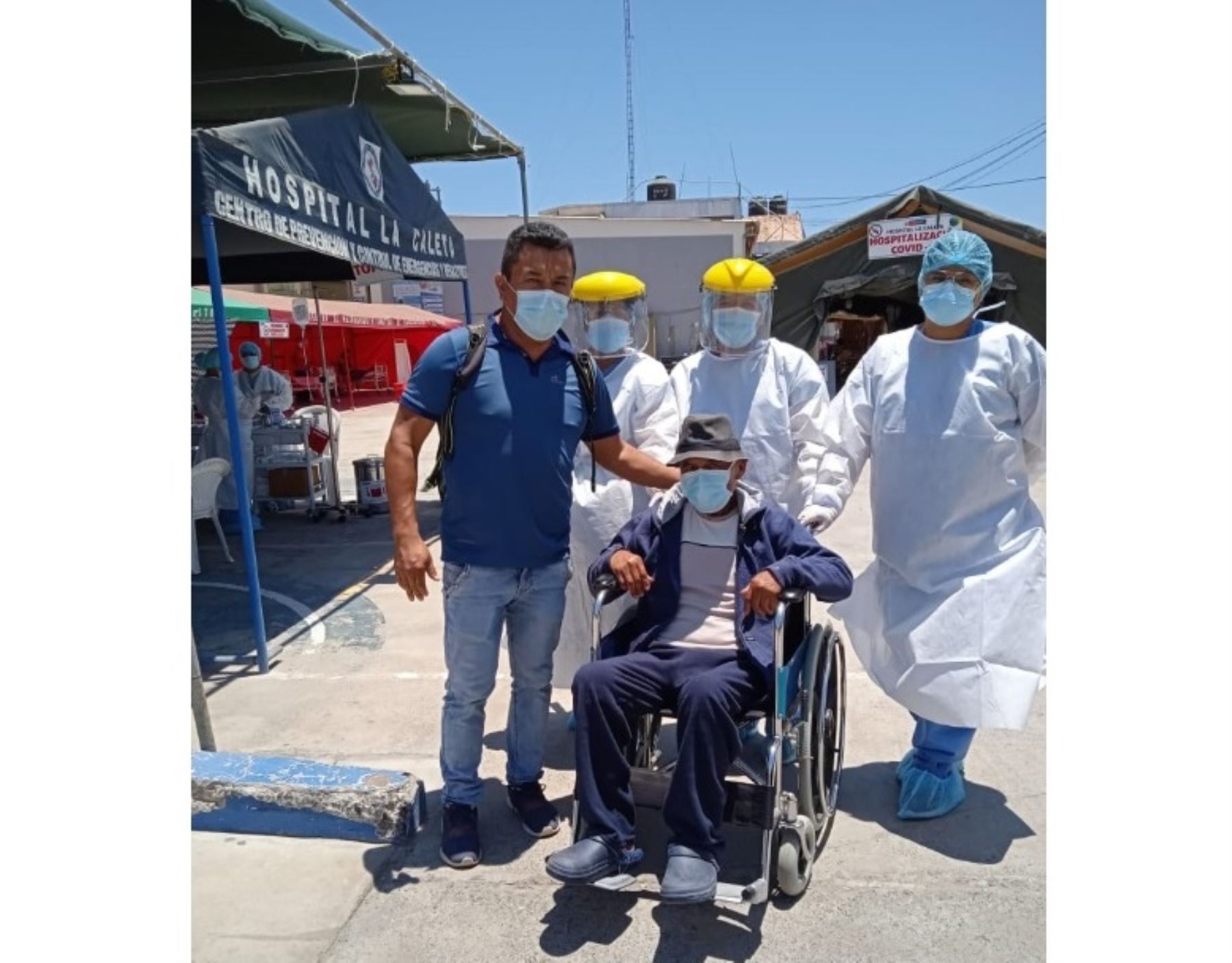 Hospital La Caleta de Chimbote celebra el alta médica de un anciano de 79 años que venció a la pandemia del covid-19.