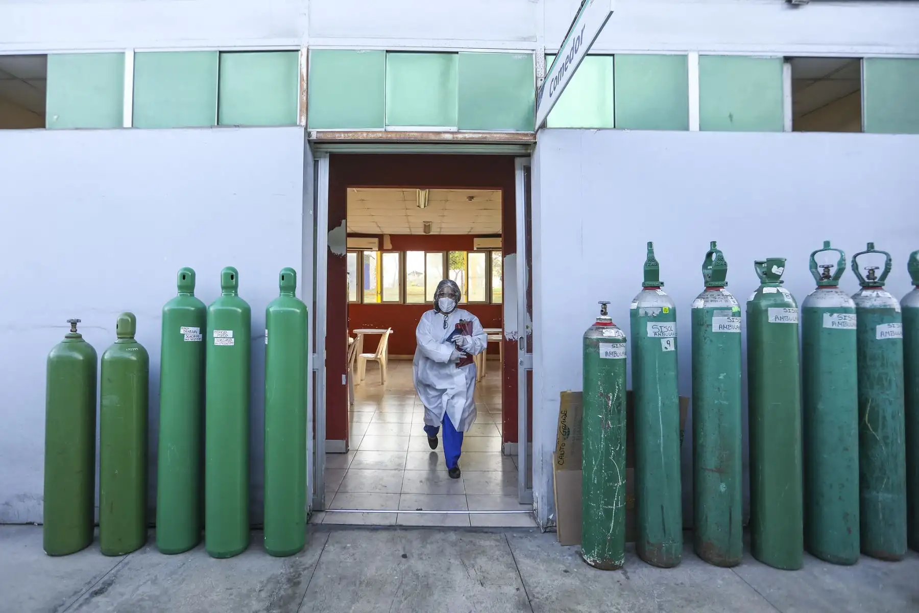 Planta Oxígeno para la Vida es una realidad gracias a la alianza estratégica entre Sisol Salud y la parroquia San Marcos, con el apoyo de sus feligreses. Tendrá una producción aproximada de 420 m3/día; además, la atención será las 24 horas, los 7 días Foto: ANDINA/MML.