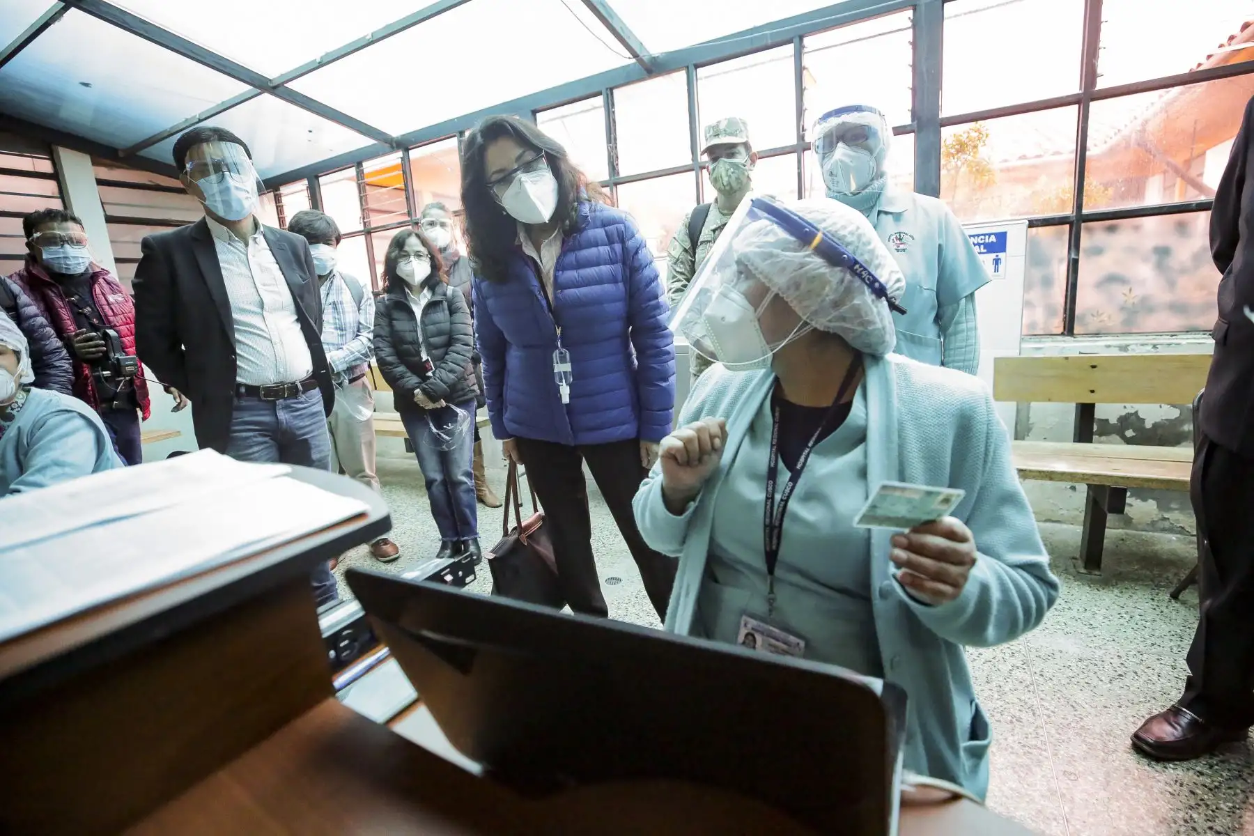 Presidenta del Consejo de Ministros, Violeta Bermúdez llega a la región de Cusco con el objetivo  de asegurar  que el proceso de vacunación sea transparente y se realice respetando el orden establecido por el Ministerio de Salud.
Foto: PCM