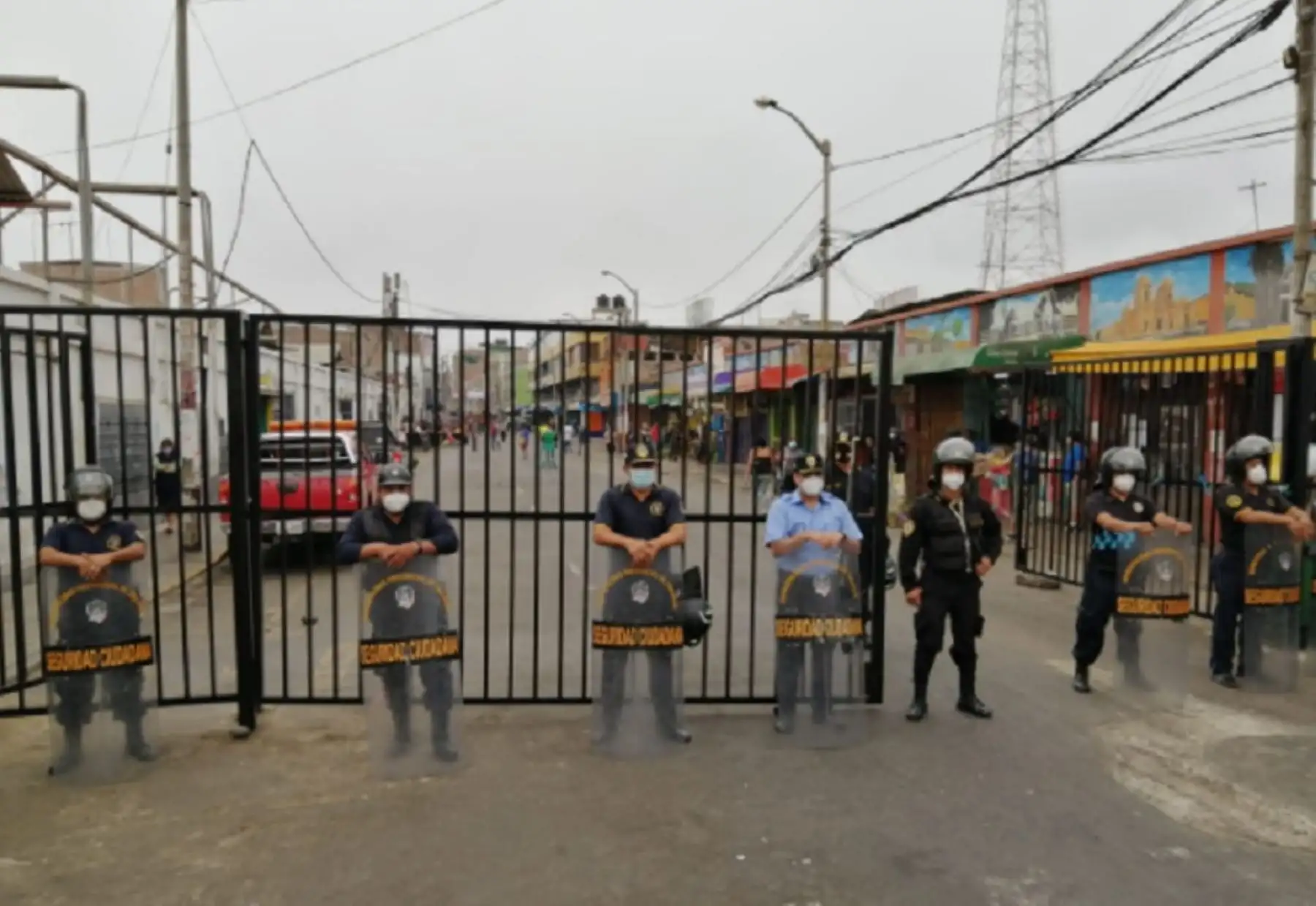 Los exteriores del mercado Palermo, antes denominado mayorista, serán peatonalizados por la municipalidad provincial de Trujillo, en la región La Libertad, como parte de la estrategia para liberar esa zona del comercio informal, reducir la contaminación y evitar el contagio del covid-19, informó su alcalde, José Ruiz Vega.
