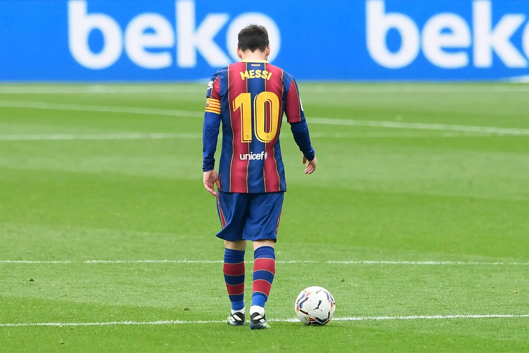 El delantero argentino del Barcelona Lionel Messi reacciona durante el partido de fútbol de la liga española entre el FC Barcelona y el Cádiz CF.
Foto: AFP