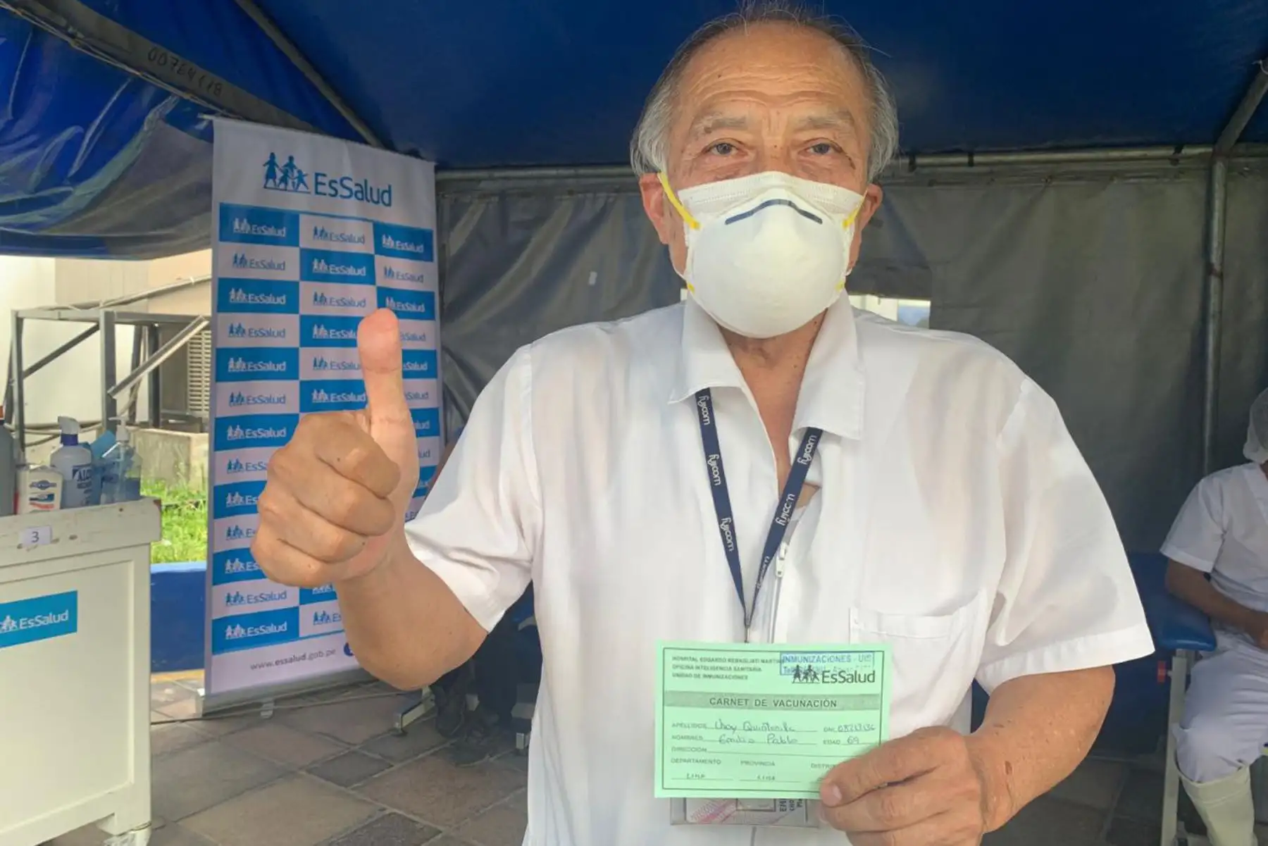 Desde el hospital Rebagliati, continúa la jornada de vacunación al personal de turno. Asimismo, se lleva a cabo un proceso ordenado, y respetando los flujos del proceso de vacunación, con las medidas de bioseguridad, dentro  del Hospital Rebagliati.
Foto: Essalud
