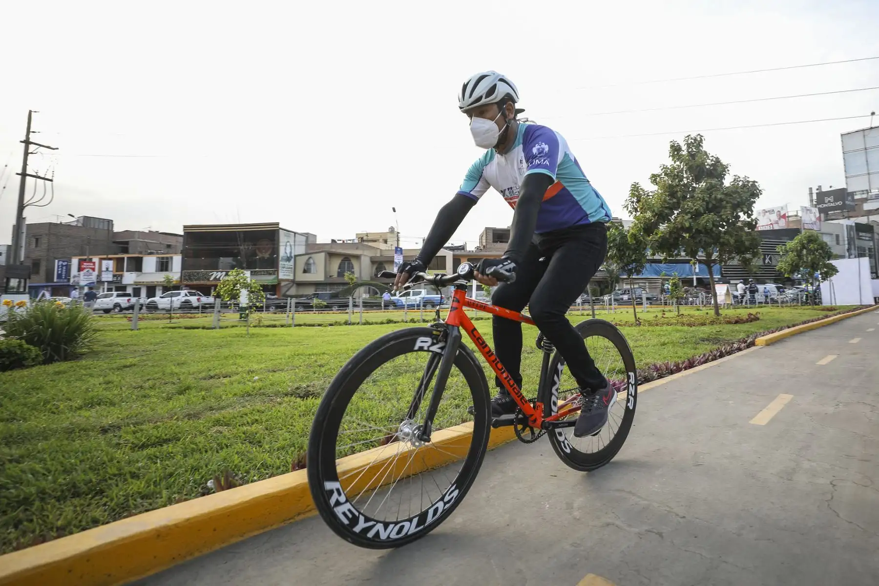 Alcalde Jorge Muñoz inaugura ciclovía de Avenida Los Jardines en San Juan de Lurigancho.

Foto: ANDINA/Municipalidad de Lima