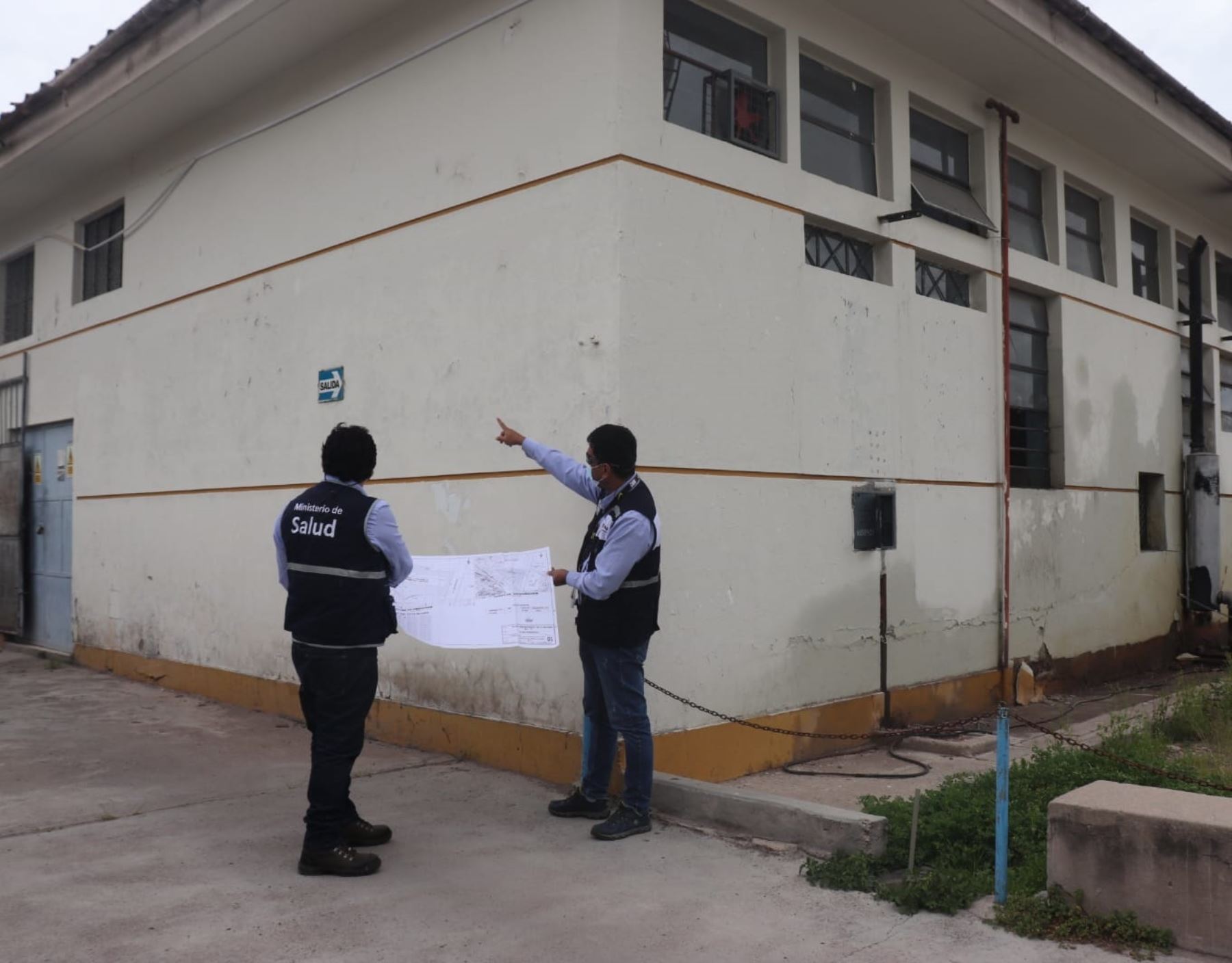 Equipo técnico del Minsa inspecciona en Huamanga el terreno donde se construirá el futuro Hospital Bicentenario de Ayacucho. ANDINA/Difusión