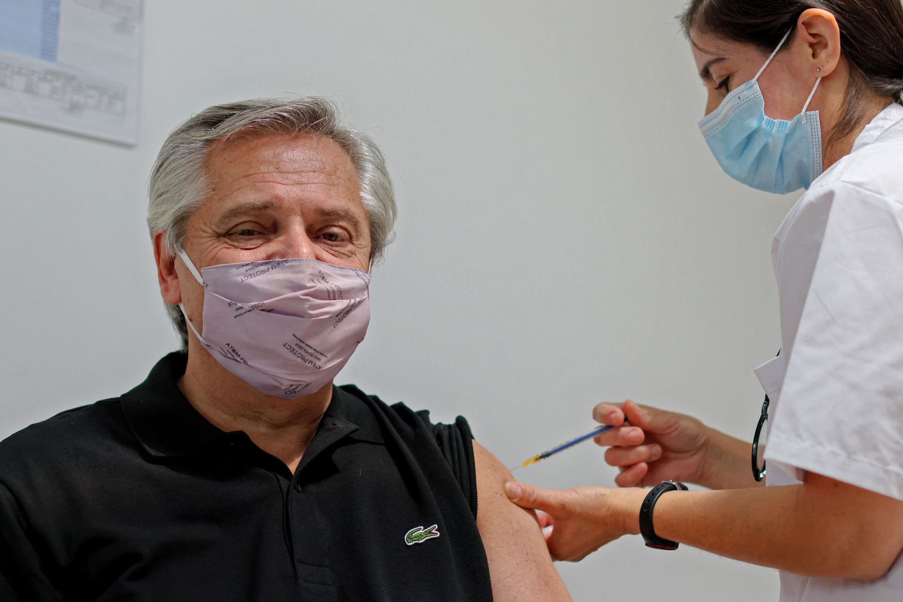 El gobierno espera recibir "en los próximos días" un millón de dosis de la vacuna china Sinopharm contra el covid-19. Foto: AFP
