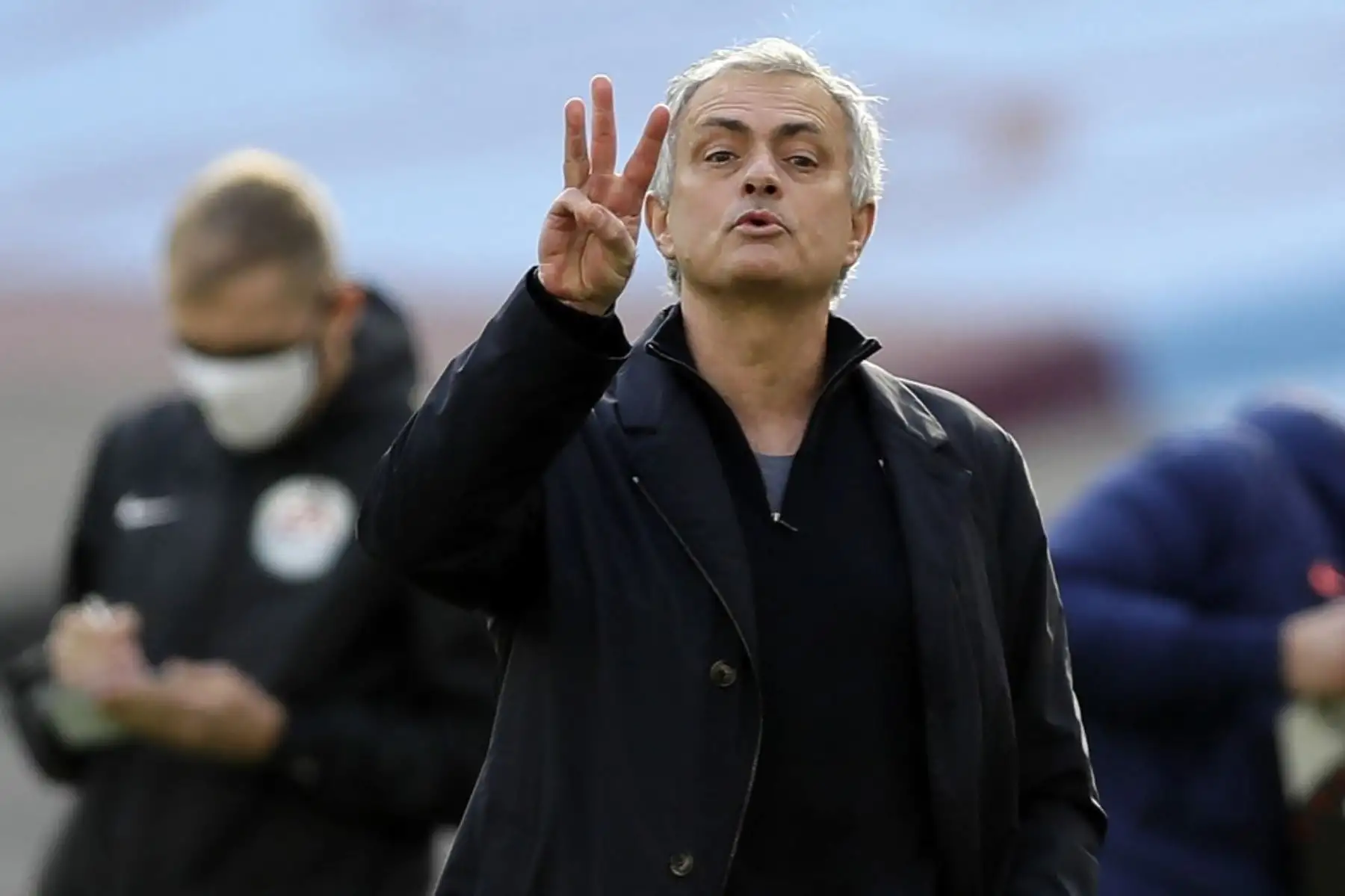 El Benfica de Portugal confirmó el interés de Florentino Pérez por Mourinho
