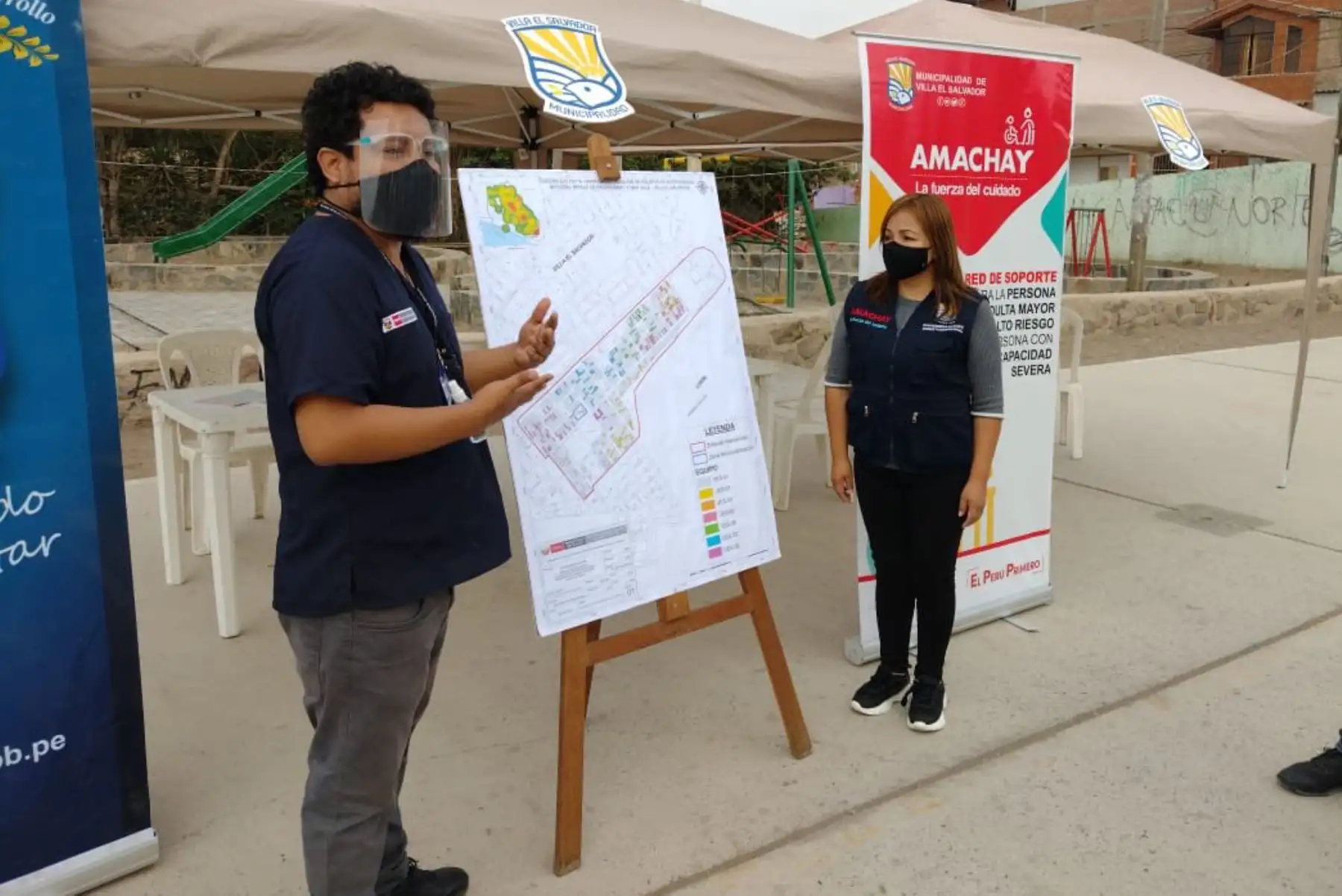 Está mañana la DIRIS Lima Sur realizó en beneficio de 240 hogares vulnerables de Villa El Salvador la intervención “Tayta”. Los equipos de respuesta rápida evaluación médica y descarte de Covi-19. Foto: DIRIS Lima Sur