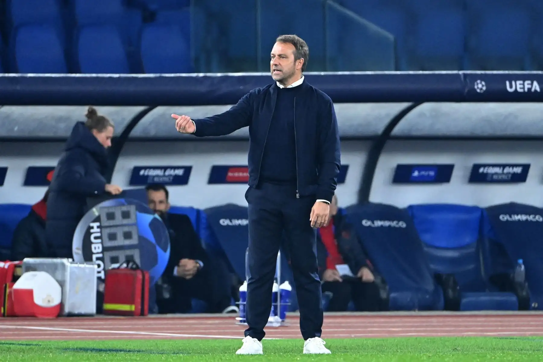 El técnico alemán del Bayern Munich Hans-Dieter Flick reacciona durante el partido de ida de los octavos de final de la Liga de Campeones de la UEFA Lazio Roma vs Bayern Munich.
Foto : AFP