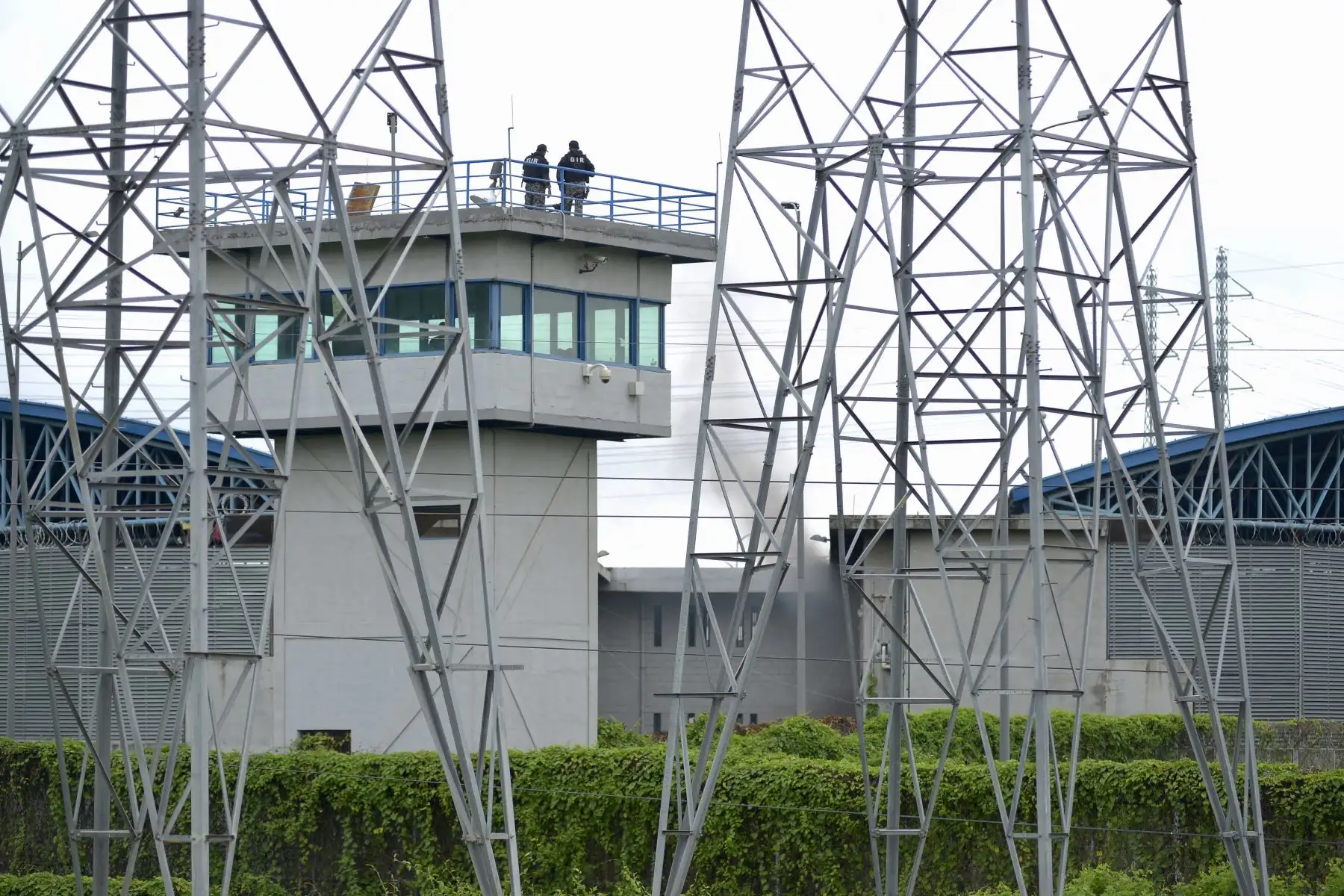 Vista general del Centro de Privación de Libertad de la Zona 8 en Guayaquil, Ecuador. Al menos 50 presos murieron en disturbios en tres cárceles en Ecuador.
Foto: AFP