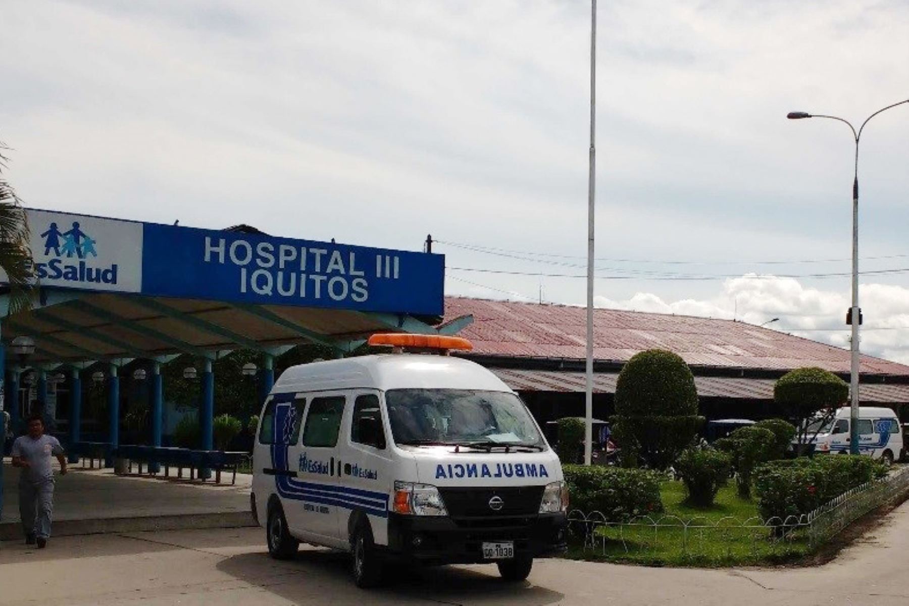 La Técnica en Enfermería, Mónica Vásquez Bardales (53) se encuentra internada en la Unidad de Cuidados Especiales (UCE) del Hospital III Iquitos de EsSalud. Foto: ANDINA/EsSalud