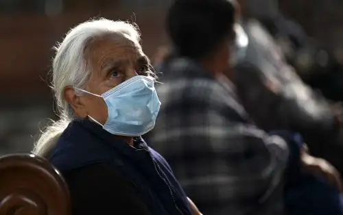 El Canciller dijo en un mensaje grabado que estas vacunas servirán para comenzar de manera inmediata el proceso de inmunización del personal de salud de primera línea. Foto: AFP