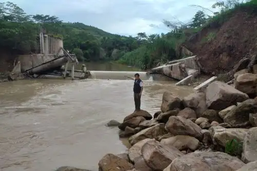 El represamiento del río Ponasa caracteriza a la zona con muy alto peligro ante la ocurrencia de flujos aluvionales e inundación. Foto: ANDINA/Ingemmet