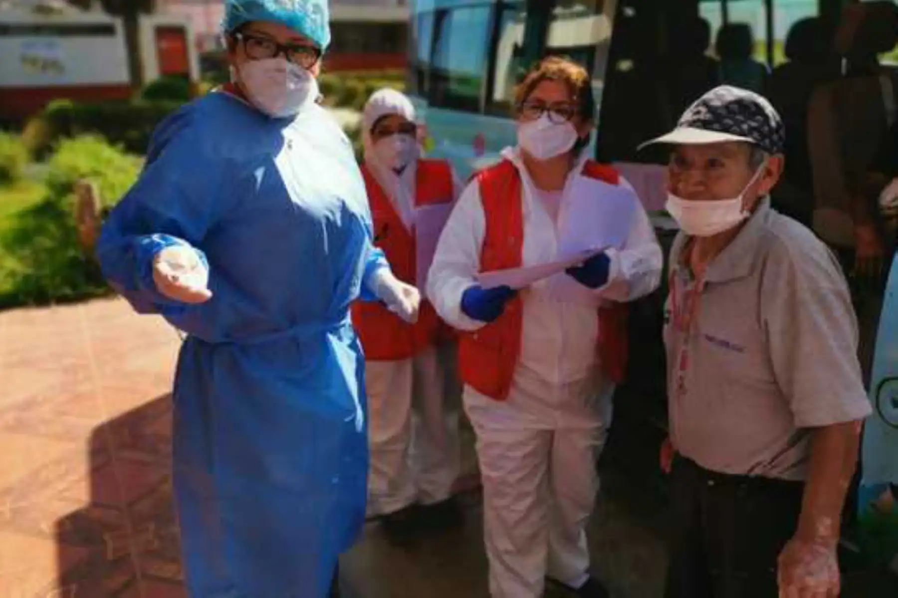 Como parte de YANAPAY60+ se realizarán visitas coordinadas y articuladas con las entidades intervinientes a los centros de atención, a fin de verificar la implementación de medidas de bioseguridad para la prevención del contagio de la covid-19. Foto: ANDINA/MIMP