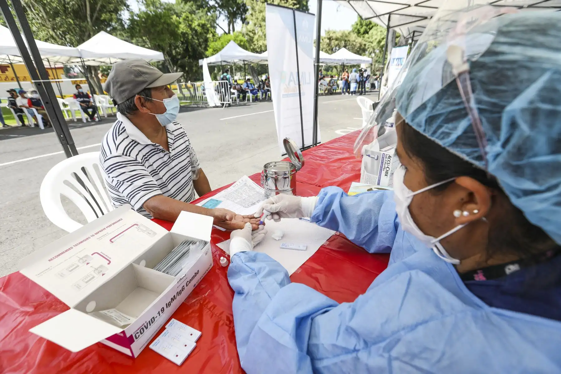Municipalidad de Lima, a través de Sisol Salud, realiza campaña Lima Te Cuida, con el objetivo de seguir velando por la salud de la población y realizar pruebas de descarte COVID-19 en el Parque de las Aguas. Foto: ANDINA/Municipalidad de Lima