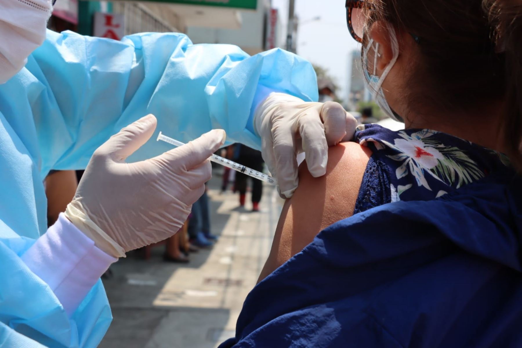 En el Hospital Regional de Huancavelica se advirtió la falta de una vacuna en uno de los empaques que contienen tres inyectables cada uno. Foto: ANDINA/Difusión