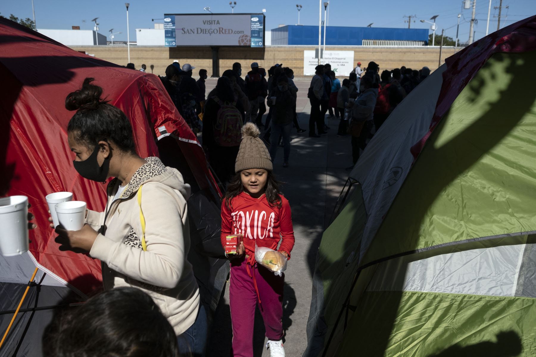 Según este mismo comunicado, el primer grupo del campamento, conformado por 25 personas, estaría cruzando la frontera "esta semana". Foto: AFP